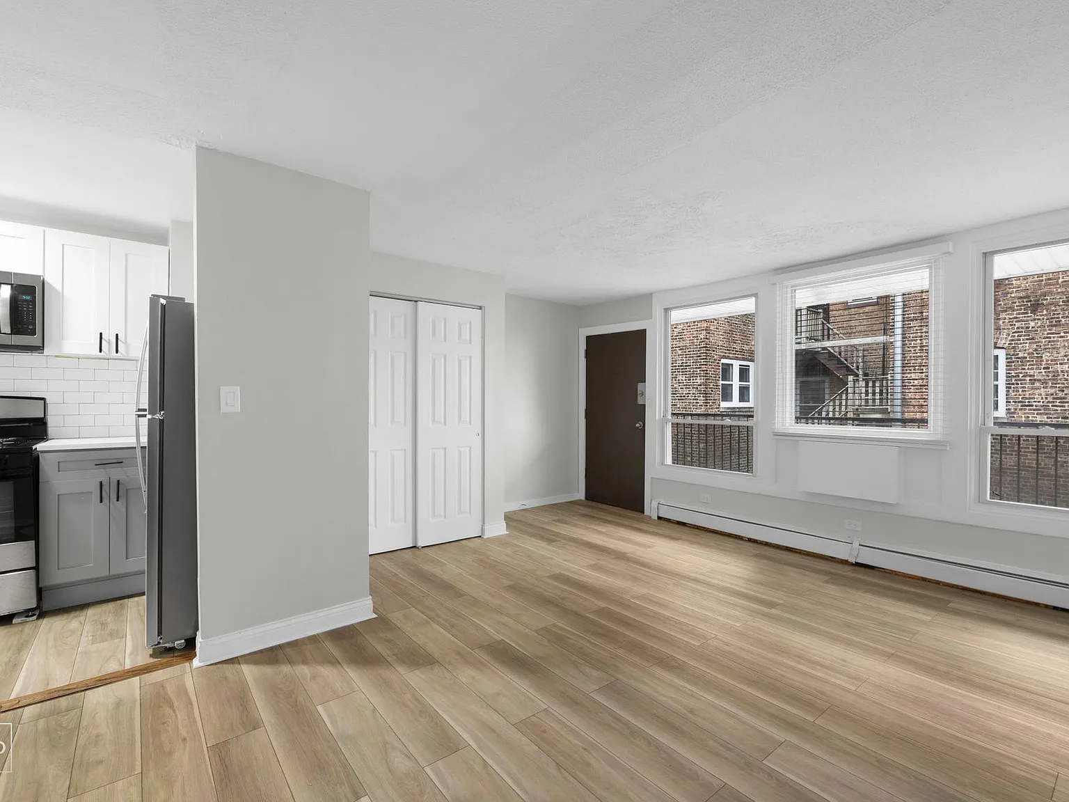 6832 S Crandon — Photo 4