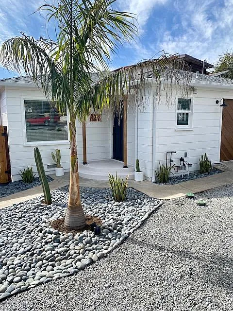 Building Photo - 408 Palm Dr