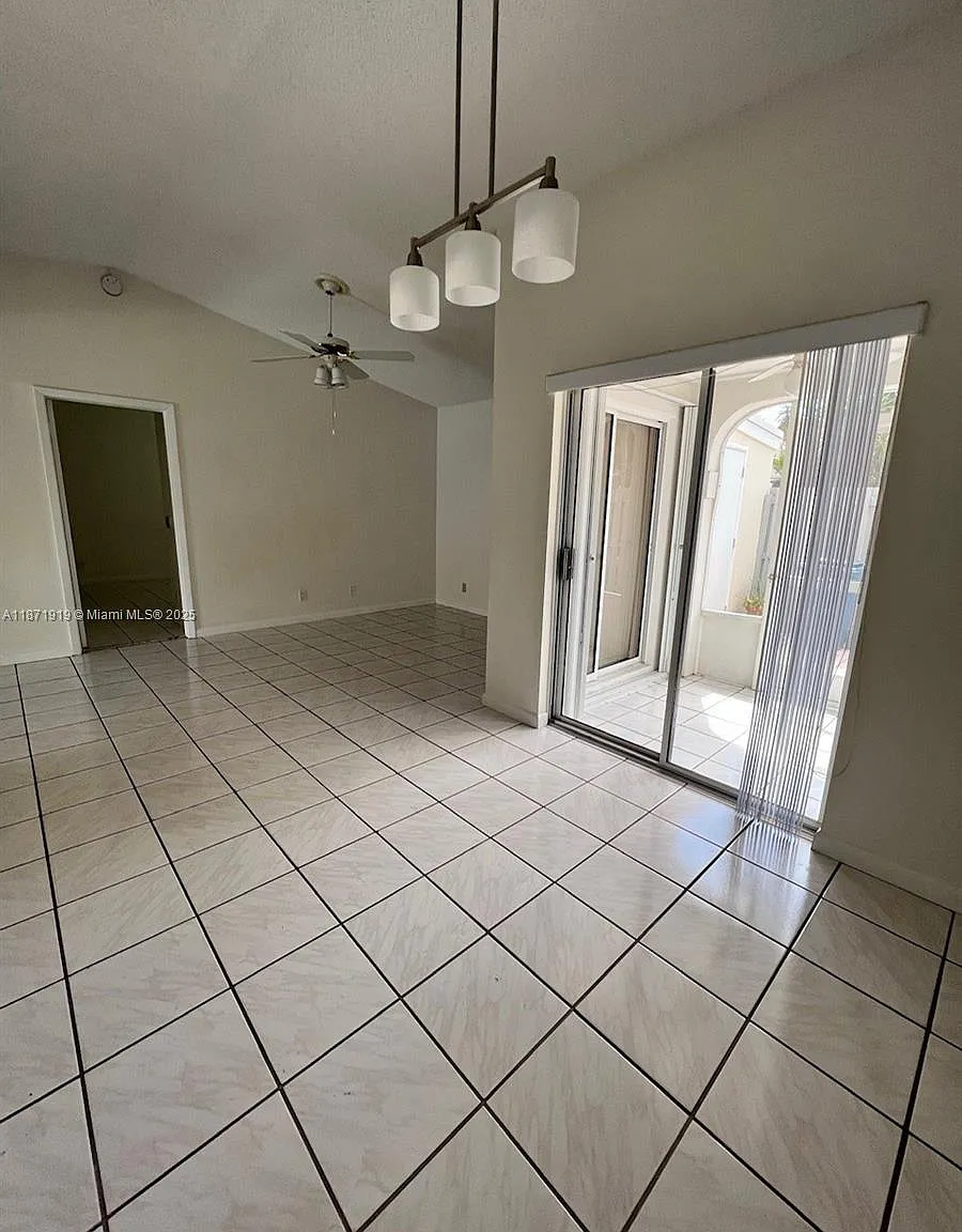 2 bed, 1100 sqft, $2,750 — Photo 3