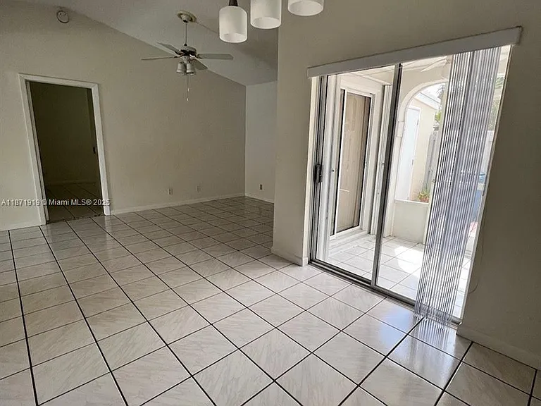 1565 Springside Dr — Photo 3