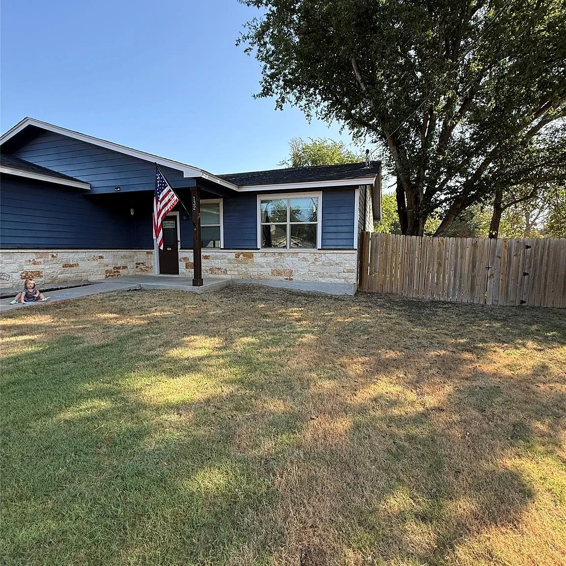 3 bed, 2.0 bath, 1430 sqft, $2,299 — Photo 4