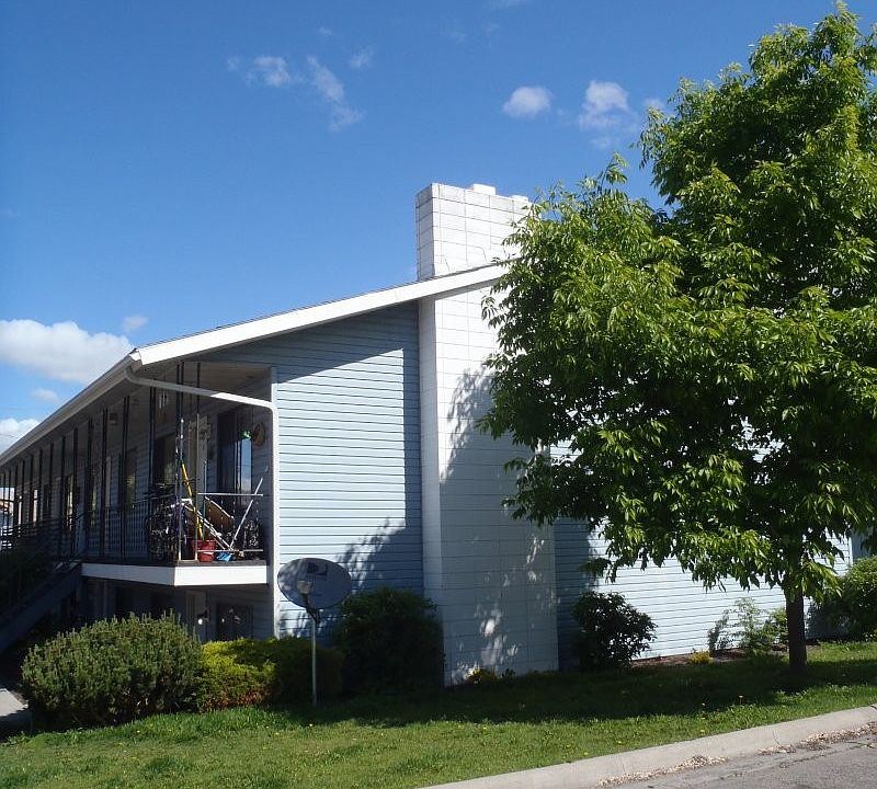 1st image of 810 Spartan Dr APT 4