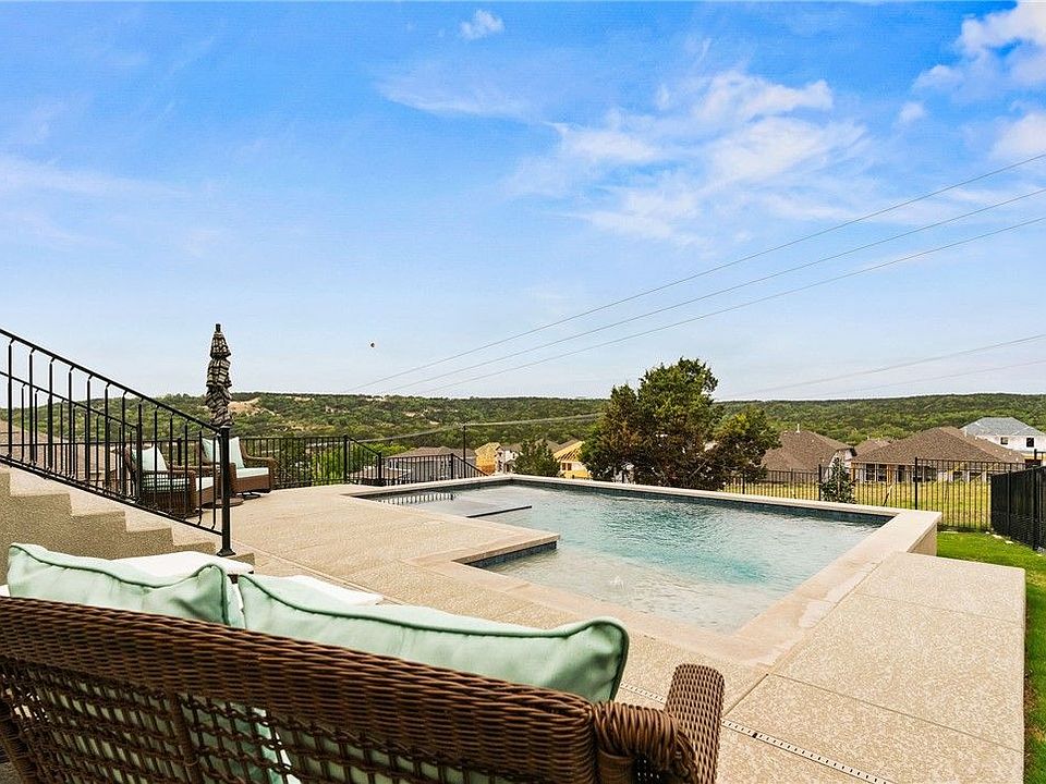 2nd image of 4617 Lucabella Ln