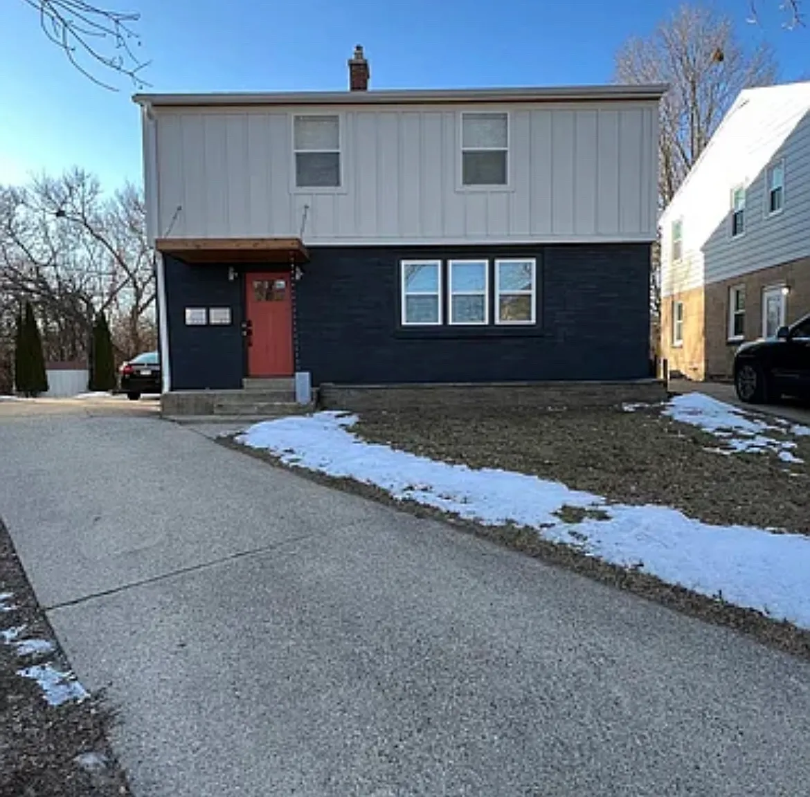 8309-8311 W Dana St — Photo 1