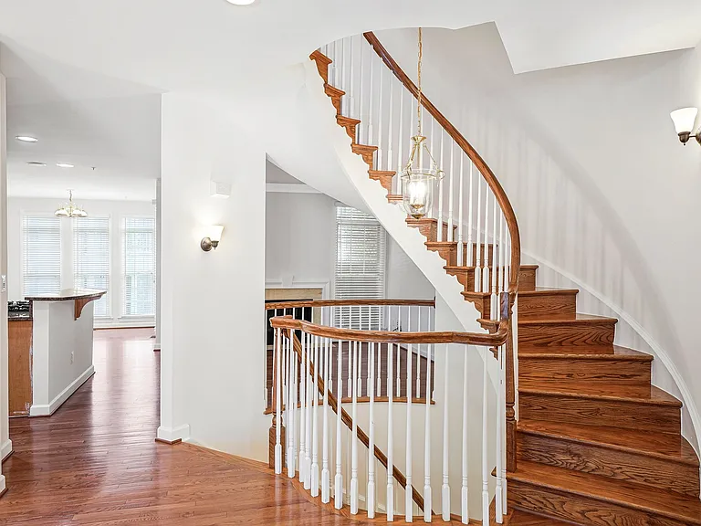 7720 Spoleto Ln — Photo 13