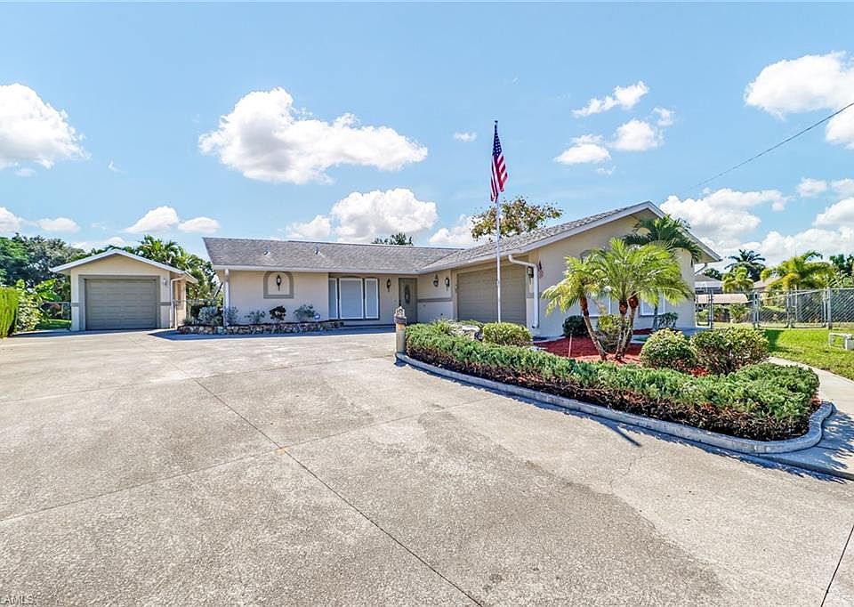 1st image of 851 Iris Dr