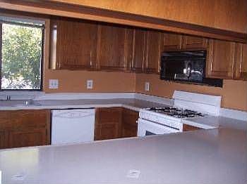 4th image of 951 Foxboro Dr