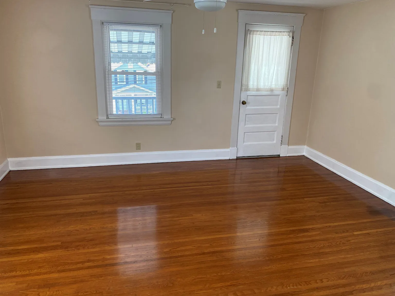 1 bed, 700 sqft, $1,175 — Photo 3