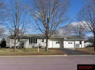 625 Ronell St, Saint Peter, MN 56082