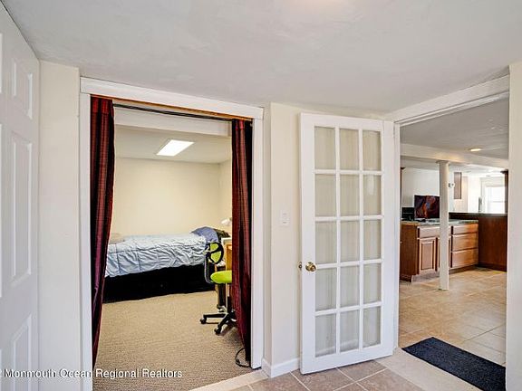 2nd image of 7 Courtier Dr