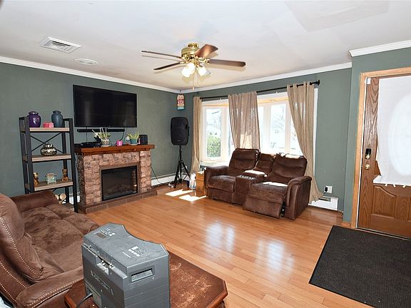 2nd image of 1 Matthew Dr