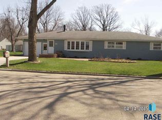 1002 Linden St N, Luverne, MN 56156