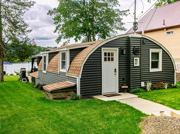 642 Swains Lake Dr, Concord, MI 49237