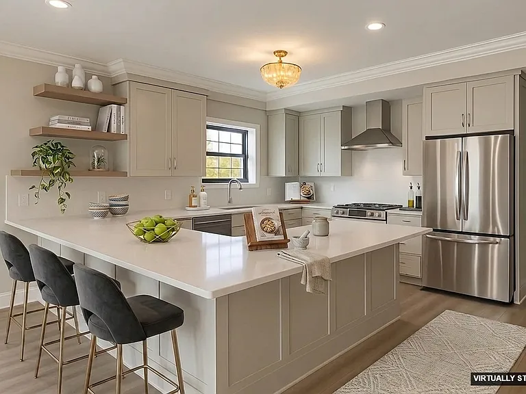 117 W Wisconsin Ave — Photo 1