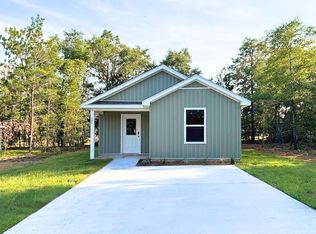 594 Tiger Lily Ln, Defuniak Springs, FL 32433