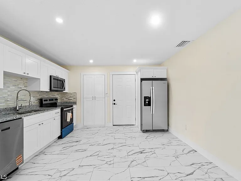 27160 Chula Vista Dr — Photo 9