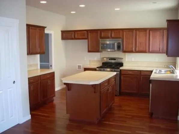 21385 SW Roellich Ave, Sherwood, OR 97140