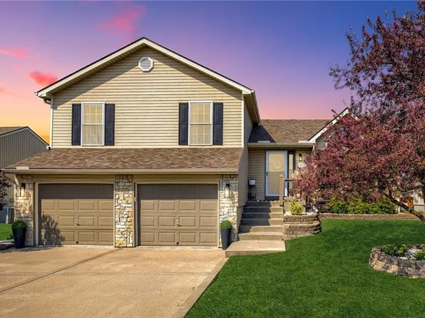 9114 N Mersington Ave, Kansas City, MO 64156