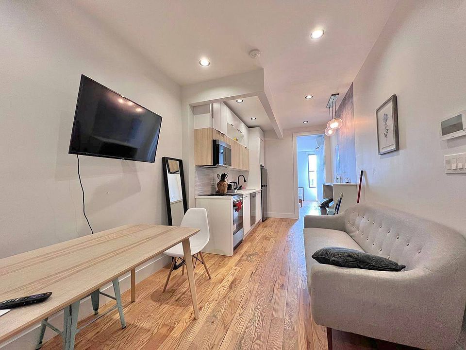 1st image of 879 Cypress Ave APT 2L