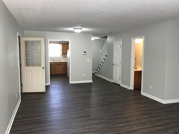 5th image of 6018 Graston Ave