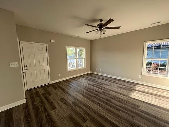 3rd image of 107 Twin City St