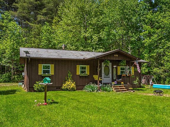 2nd image of 686 Caney Creek Rd