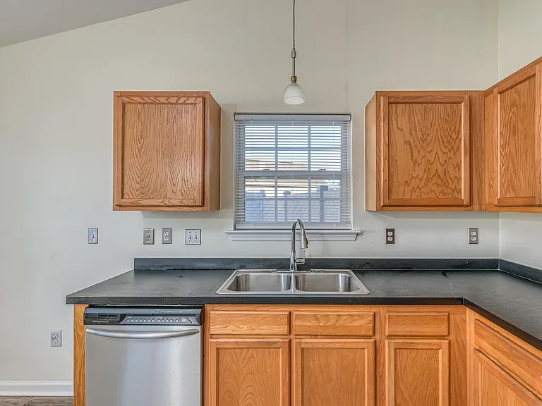 610 Pepperbush Dr — Photo 14