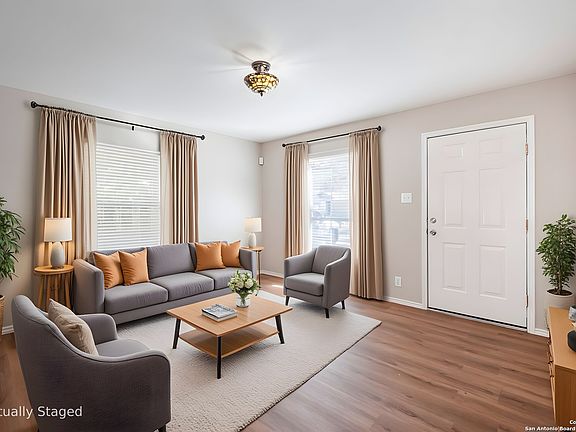 3rd image of 15847 Manes Grove