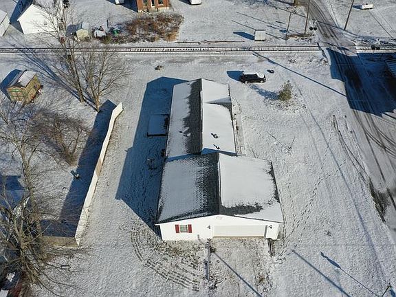 2nd image of 8260 E County Road 210 S