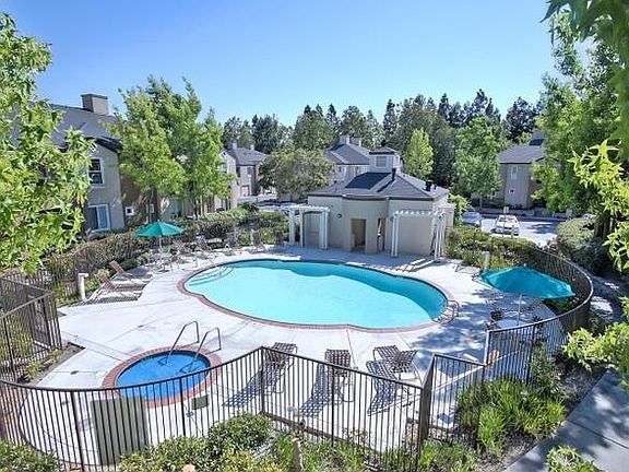 3rd image of 635 Celebration Ct #635