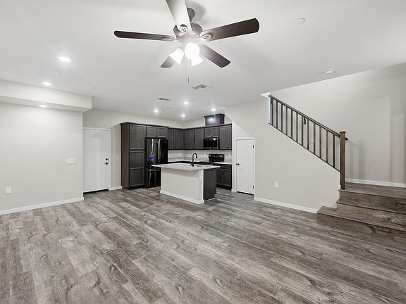 4th image of 779 E DORAL Avenue #102