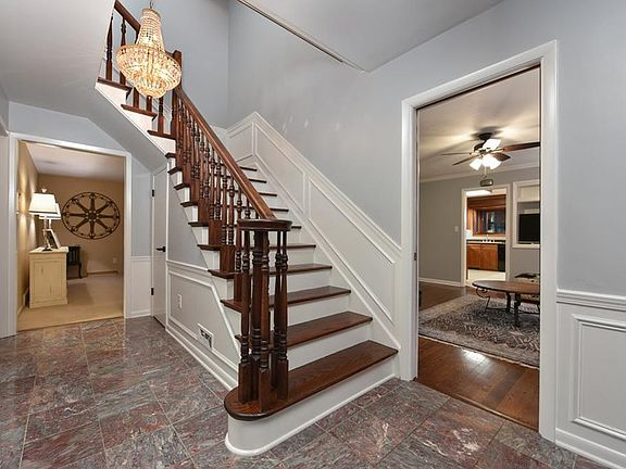 3rd image of 399 Apple Blossom Ln