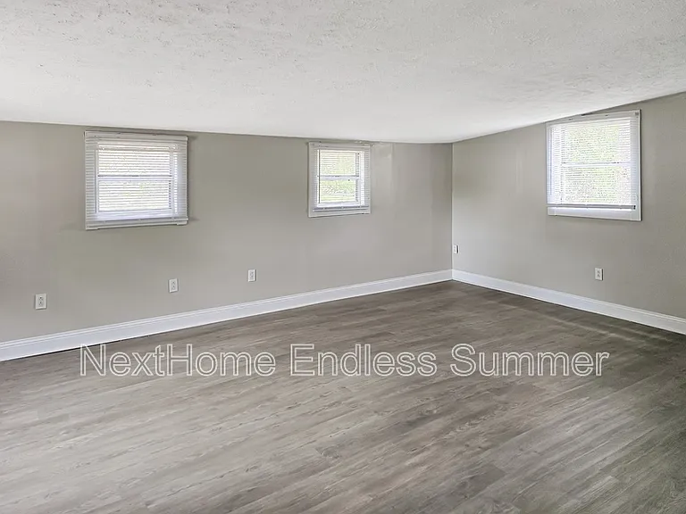 2524 Forest Blvd — Photo 7