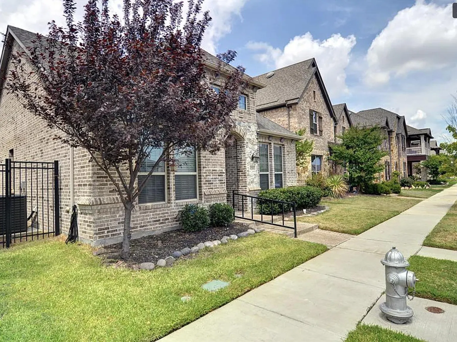 3 bed, 2148 sqft, $2,800 — Photo 3