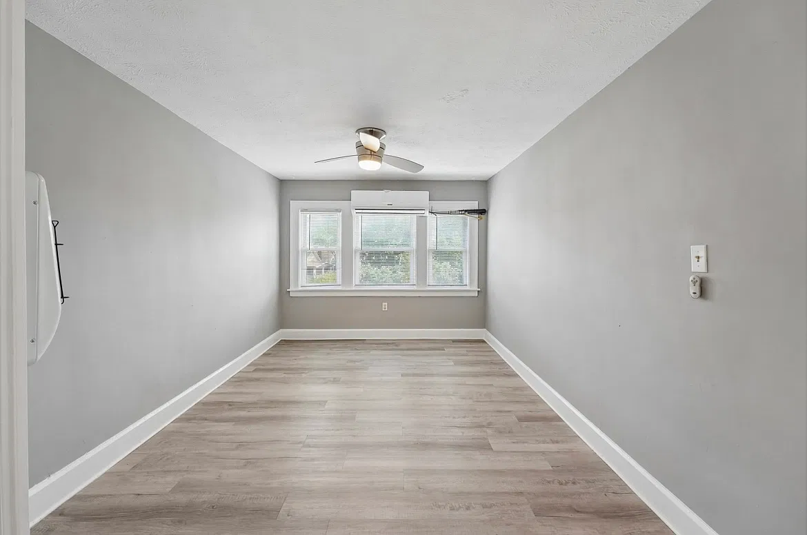 2 bed, 711 sqft, $1,000 — Photo 3