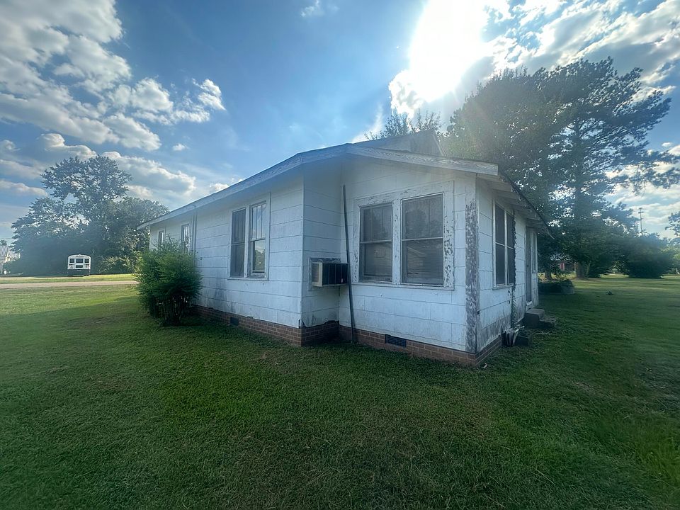 2nd image of 209 Indiana Ave