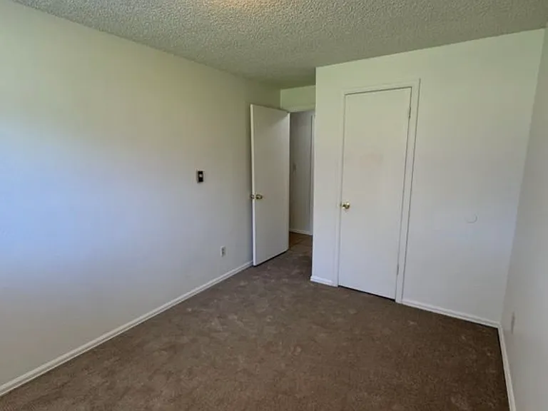 138 Juniper Pl #B — Photo 6