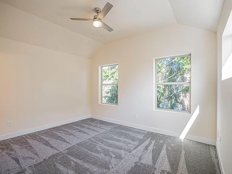 4253 S Spencer St — Photo 26