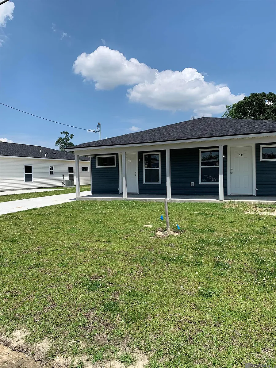 Building Photo - 532 Live Oak Blvd