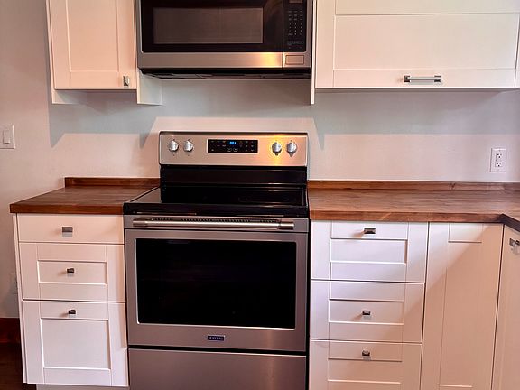 4th image of 417 Deleglise St