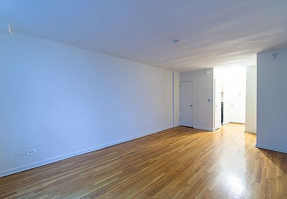 3rd image of 150 E 30th St APT 3A