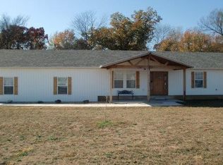 312 Ridgeview Dr, Matthews, MO 63867