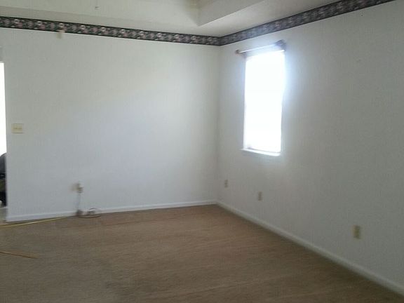 4th image of 100 Bassford Dr