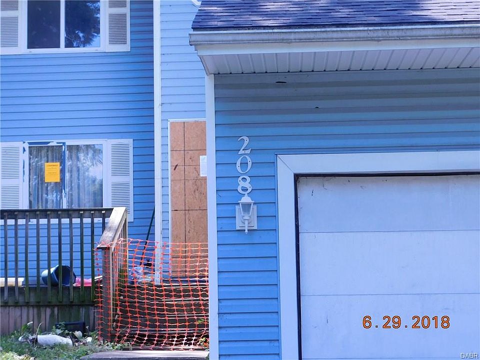 2nd image of 208 Madison St