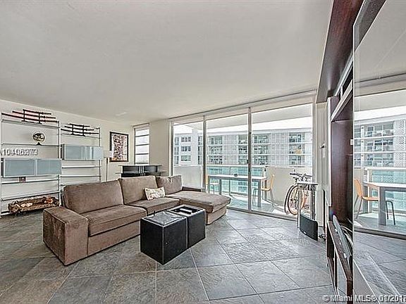 3rd image of 1000 West Ave APT 1129