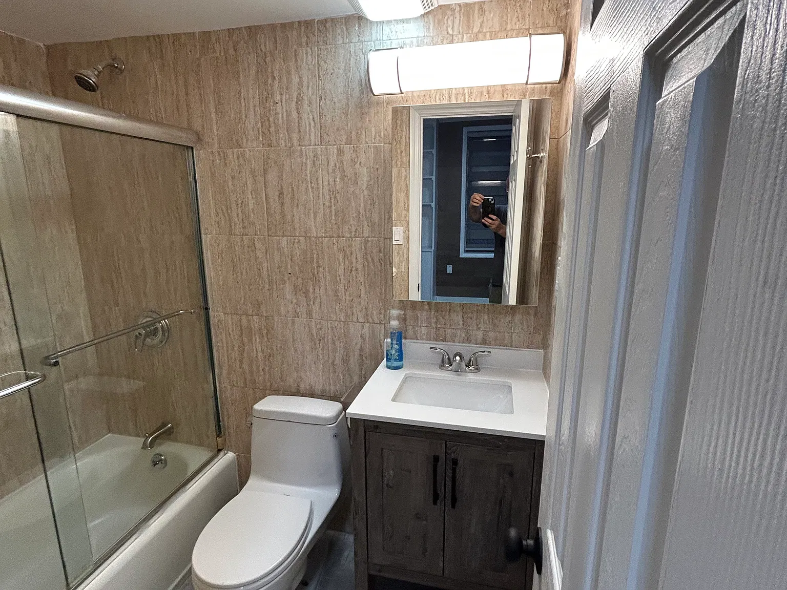 Studio, $2,200 — Photo 2