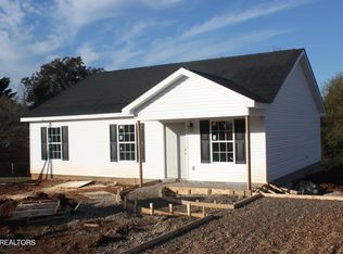 106 E Hutchinson Cir, Oak Ridge, TN 37830