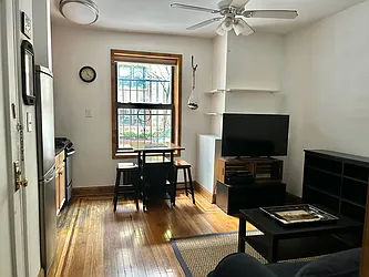 Rented by R New York