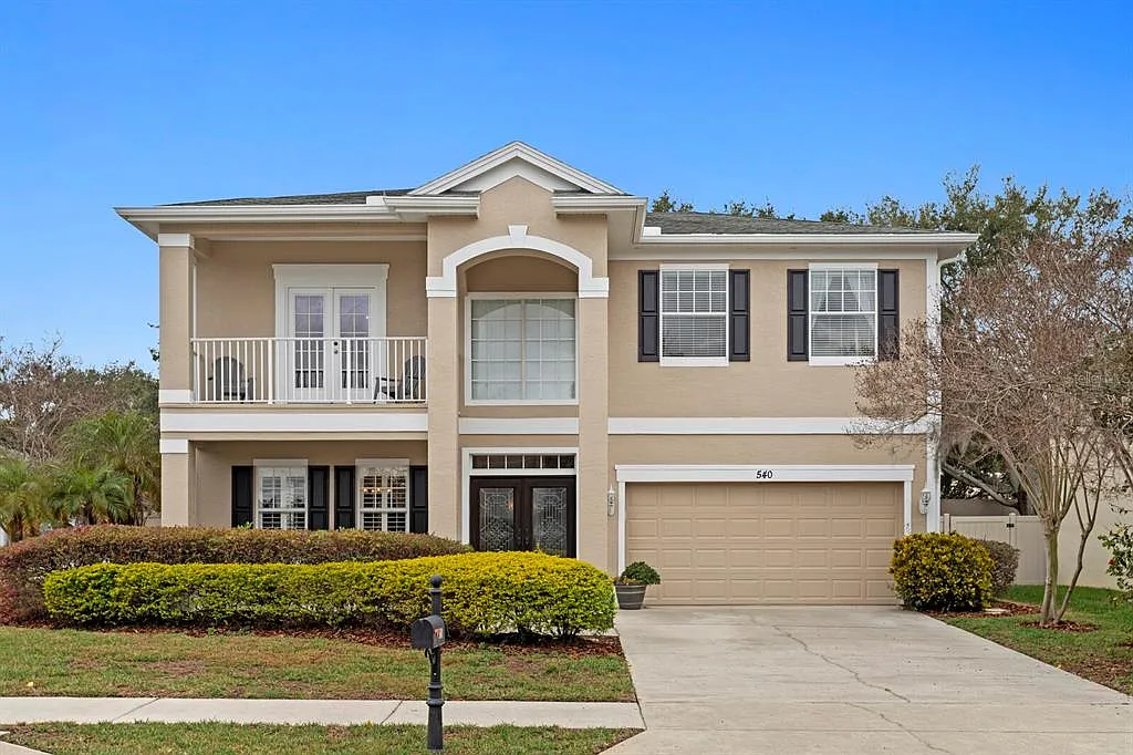 3 bed, 2.5 bath, 2606 sqft, $3,995 — Photo 2