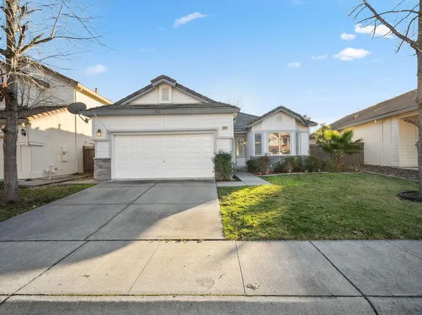 560 Eastbrook Cir, Sacramento, CA 95835